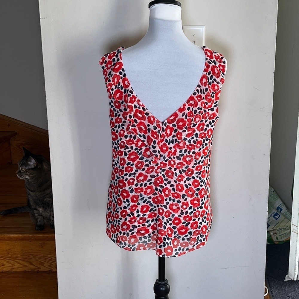 CAbi Red and White Floral Sleeveless Blouse - Picture 3 of 9